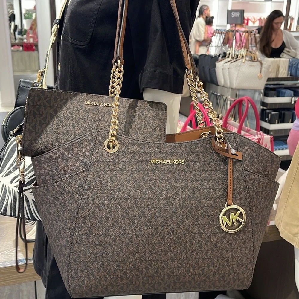 MICHAEL KORS  Jet Set Lg Shoulder Bag & JST Lg Travel CONTINENTAL wallet-wristlt